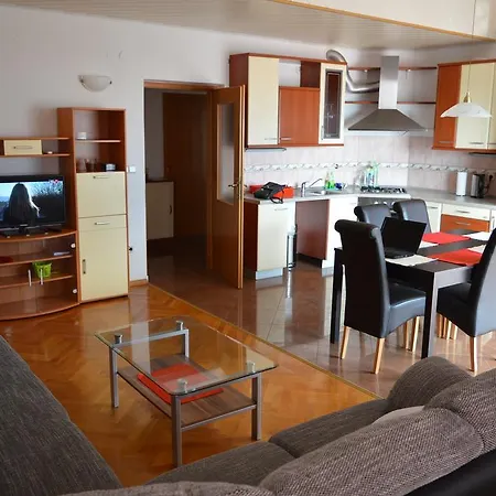 Nevena Apartman *