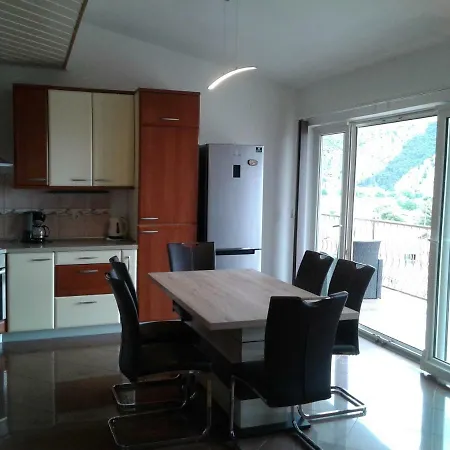 Nevena Apartamento Omiš